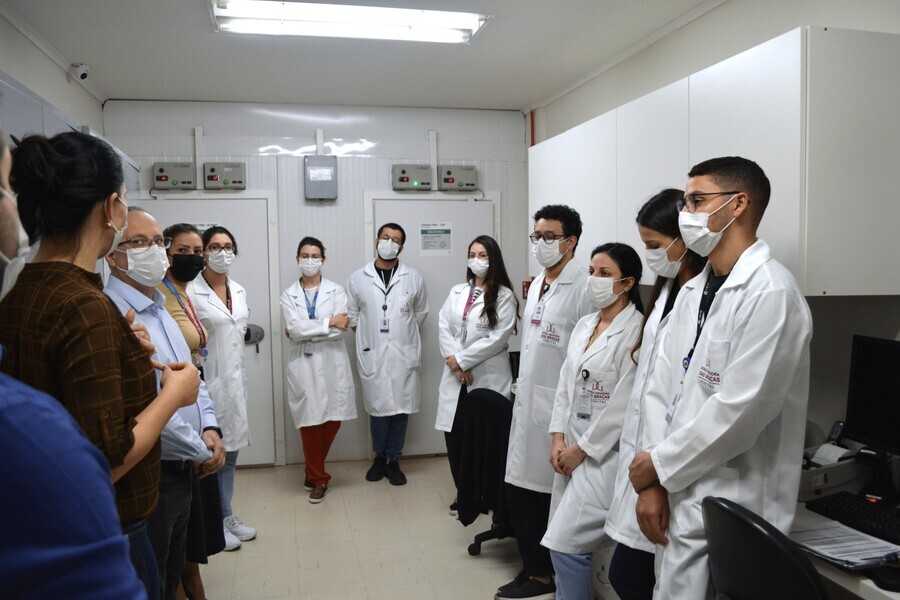 diretoria-do-crf-pr-faz-visita-ao-servico-de-farmacia-hospitalar-e-clinica-do-hospital-nossa-senhora-das-gracas