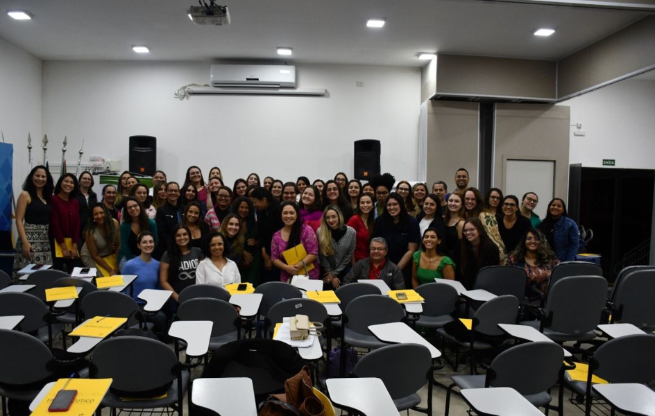 farmaceuticos-hospitalares-e-academicos-participam-de-curso-de-calculos-farmaceuticos-em-curitiba